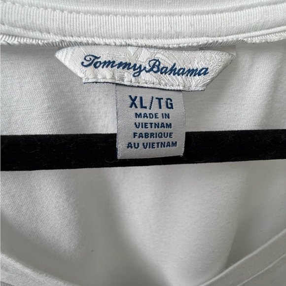 Tommy Bahama White V-Neck Kauai Tee with Phillies Logo - Picture 2 of 3